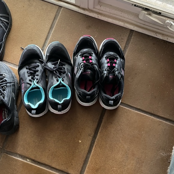 11 pairs of black assorted work and casual used but not abused women’s shoes - Picture 5 of 9